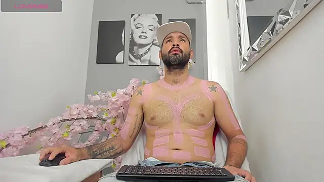 Snapshot of Zane_Cross chatting on 10/11/25, 12:36 Zane Cross online show from 10/11/25, 12:36