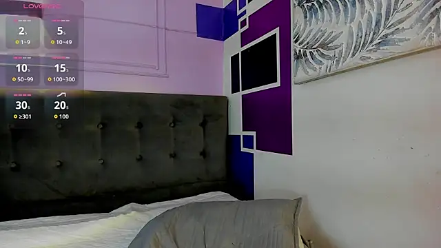 Snapshot of tiiny_emilly chatting on 10/22/25, 09:36 tiiny emilly online show from 10/22/25, 09:36