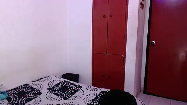 Snapshot of EvaHarryy chatting on 06/10/26, 10:19 EvaHarryy online show from 06/10/26, 10:19