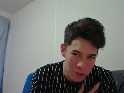 Maxtaylor18 online show from 11/06/25, 11:48