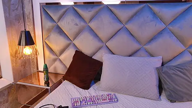 gemma sm online show from 12/14/25, 03:23