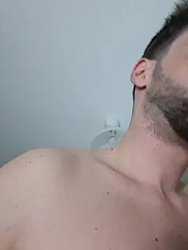 young swisscouple online show from 01/17/26, 11:08