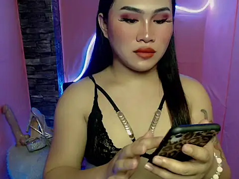 Snapshot of pretty_lassy chatting on 11/07/25, 03:34 pretty lassy online show from 11/07/25, 03:34