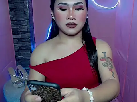 Snapshot of pretty_lassy chatting on 11/11/25, 11:54 pretty lassy online show from 11/11/25, 11:54