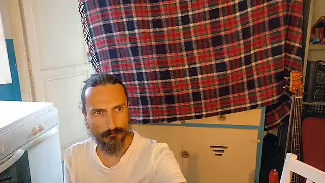Snapshot of Mrkurt86 chatting on 07/09/26, 04:33 Mrkurt86 online show from 07/09/26, 04:33