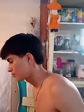 LUISSLEONN0958 online show from 09/26/25, 11:42