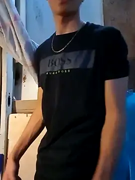 LUISSLEONN0958 online show from 09/30/25, 08:25