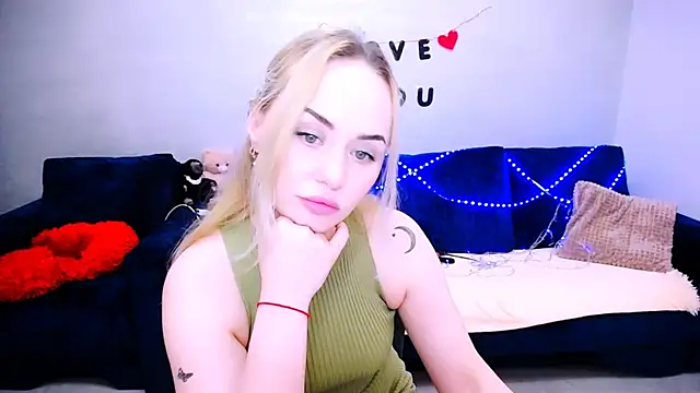 LiluMoon   online show from 04/24/26, 04:20