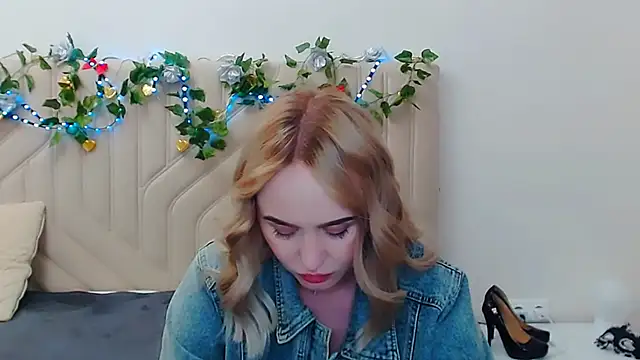 LiluMoon   online show from 04/29/26, 04:33