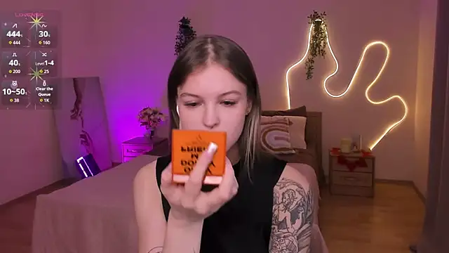 Lisa Blossom online show from 05/06/26, 06:08