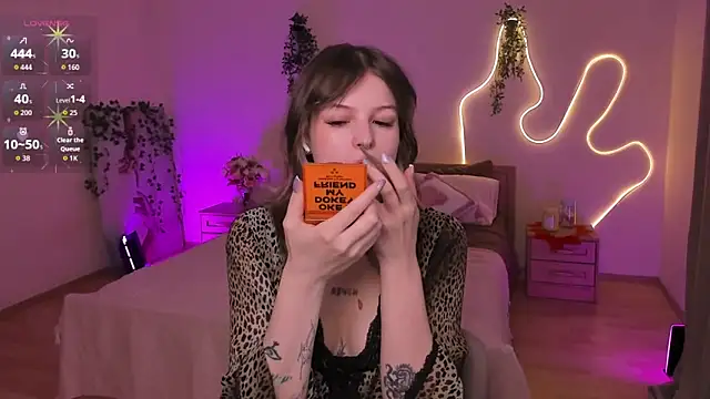 Lisa Blossom online show from 06/01/26, 06:04