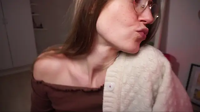 Scorpion Peach online show from 12/21/25, 12:34