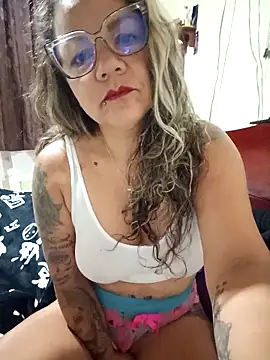 Snapshot of TiffanyTomshon chatting on 09/23/25, 10:07 TiffanyTomshon online show from 09/23/25, 10:07