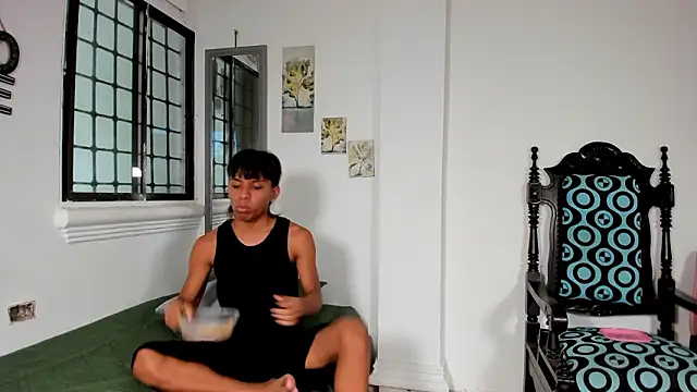 tyler twink boy online show from 03/13/26, 01:29