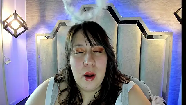  Emily rosee  online show from 10/31/25, 11:33