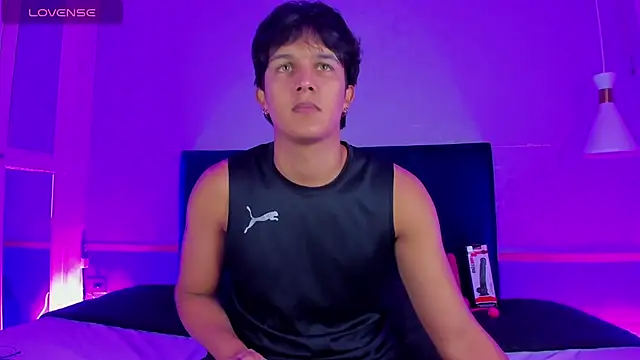 Leo Savage  online show from 11/02/25, 04:04