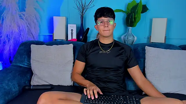 Leo Savage  online show from 01/10/26, 04:03