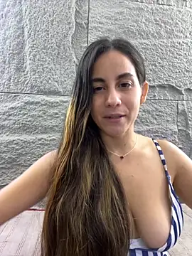 Snapshot of CamileX chatting on 10/16/25, 01:45 CamileX online show from 10/16/25, 01:45