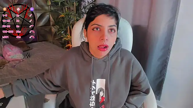 emily-santoss online show from 10/08/25, 12:36