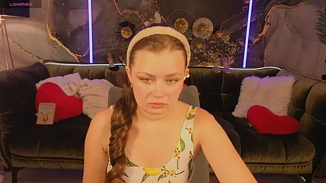 RedDoll  online show from 09/12/25, 07:36