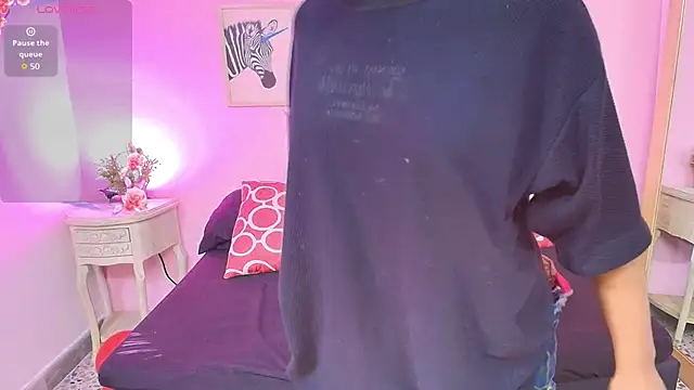 Nahomi Rivera online show from 09/13/25, 12:49