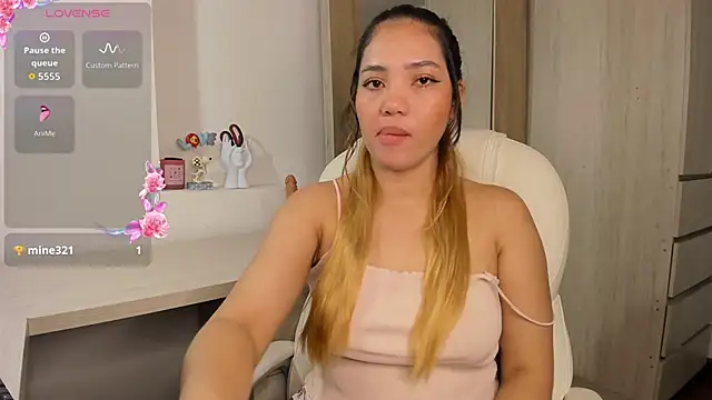 Snapshot of kata22sofia chatting on 12/03/25, 01:53 kata22sofia online show from 12/03/25, 01:53