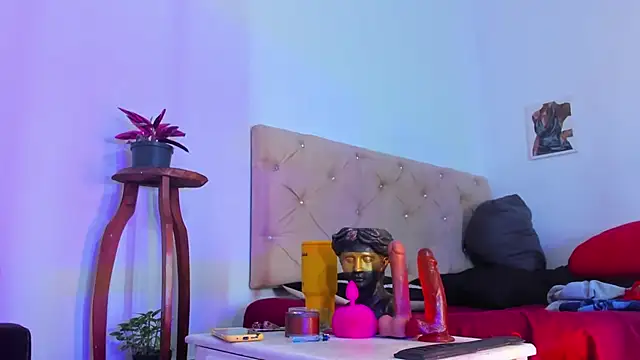 Snapshot of _Tarekk_ chatting on 09/23/25, 02:09  Tarekk  online show from 09/23/25, 02:09