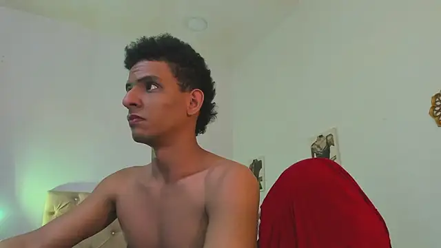 Snapshot of _Tarekk_ chatting on 10/27/25, 02:10  Tarekk  online show from 10/27/25, 02:10