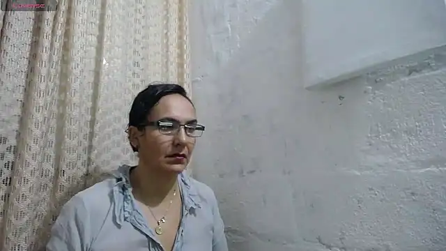 gabbyparker  online show from 09/10/25, 09:31