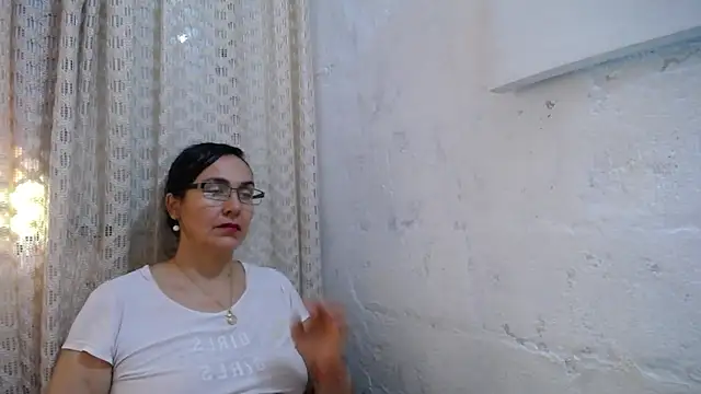 gabbyparker  online show from 09/25/25, 02:21