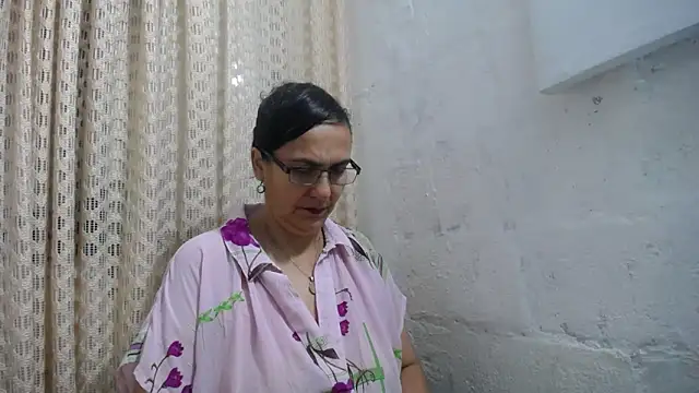 gabbyparker  online show from 12/05/25, 09:29