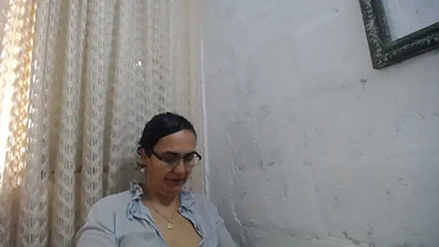 Snapshot of gabbyparker_ chatting on 02/24/26, 04:05 gabbyparker online show from 02/24/26, 04:05