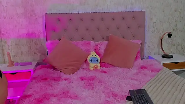 HannahCollyns online show from 09/25/25, 11:41