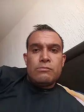 Snapshot of ALEJANDRO1991L chatting on 05/28/26, 06:05 ALEJANDRO1991L online show from 05/28/26, 06:05