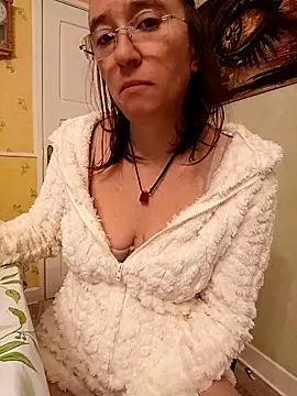 Sophierob1 online show from 10/14/25, 06:36