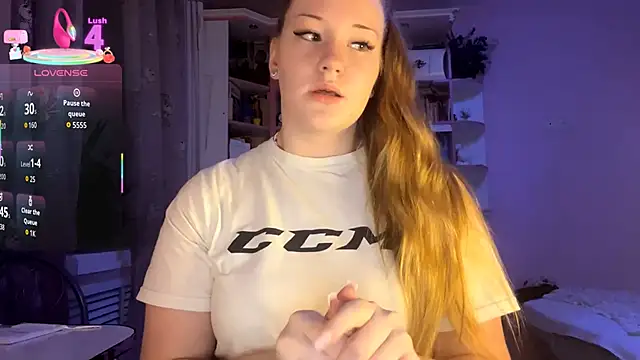 PandaFluff online show from 09/24/25, 06:11