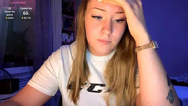 PandaFluff online show from 10/10/25, 03:55