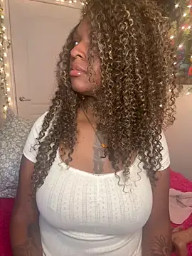 MistiSavannah online show from 03/28/26, 03:00