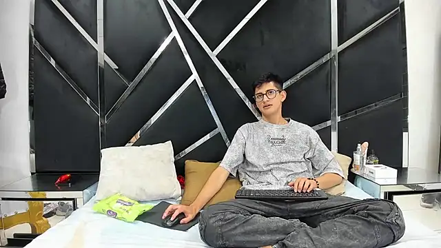 Snapshot of Noa_Arez chatting on 01/16/26, 04:05 Noa Arez online show from 01/16/26, 04:05