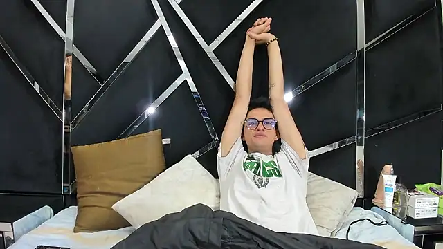 Snapshot of Noa_Arez chatting on 01/17/26, 03:33 Noa Arez online show from 01/17/26, 03:33