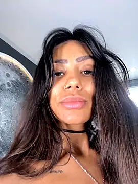 Sarajames online show from 11/15/25, 02:13