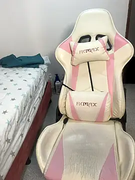 emma hot2006 online show from 01/07/26, 08:22