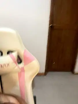 emma hot2006 online show from 01/11/26, 09:09