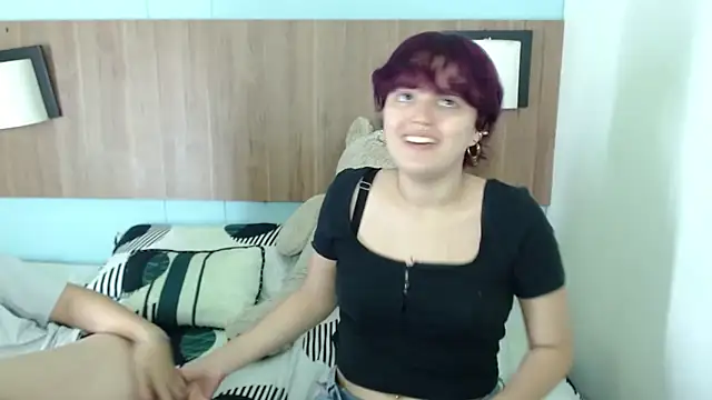 Snapshot of JadeAndJess_ chatting on 09/18/25, 01:35 JadeAndJess online show from 09/18/25, 01:35