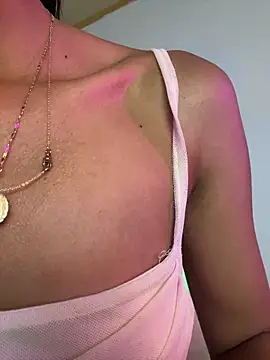 Snapshot of LilybethGray chatting on 12/20/25, 11:01 LilybethGray online show from 12/20/25, 11:01