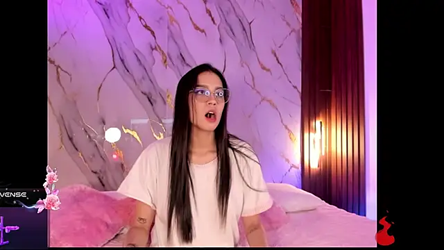 Emmiicute online show from 02/18/26, 08:27