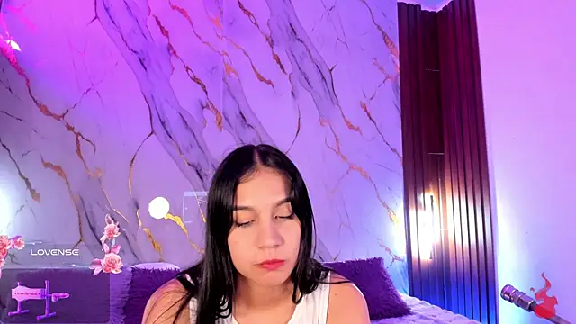 Snapshot of Emmiicute chatting on 04/21/26, 01:42 Emmiicute online show from 04/21/26, 01:42