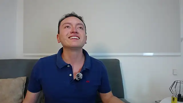 Snapshot of Robert2_honey chatting on 09/21/25, 01:07 Robert2 honey online show from 09/21/25, 01:07