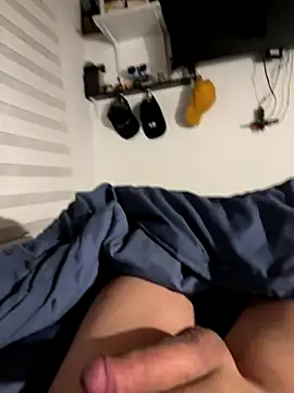 Snapshot of Robert2_honey chatting on 09/22/25, 10:17 Robert2 honey online show from 09/22/25, 10:17