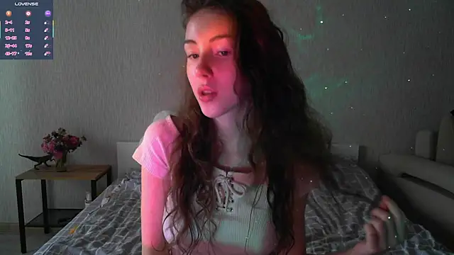 Snapshot of eskatmi chatting on 09/18/25, 01:40 eskatmi online show from 09/18/25, 01:40